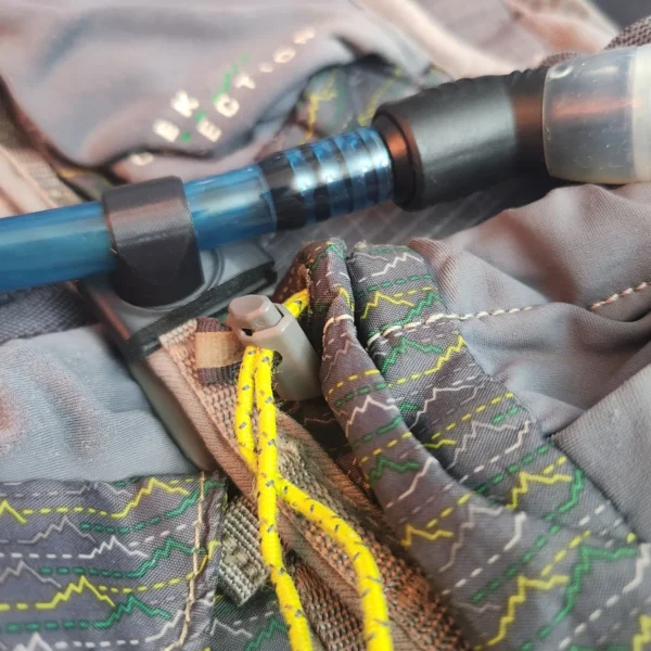Kit Clip Magnético De Mangueira Para Mochila De Hidratação - Imagem 4